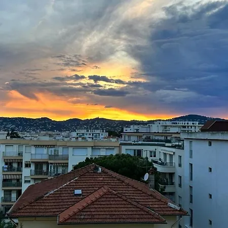Appartement With Terrace Near The Center