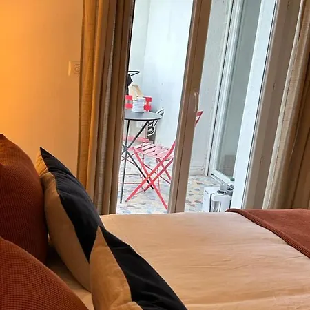 Appartement With Terrace Near The Center *